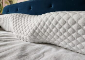 Groove Pillow Review: Is It Worth It + 4 Alternatives
