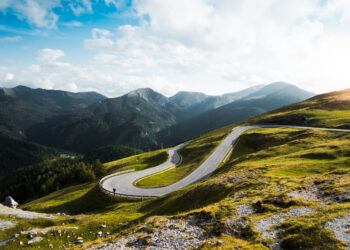 The Ultimate Guide to Road-Tripping in Australia: Tips and Tricks