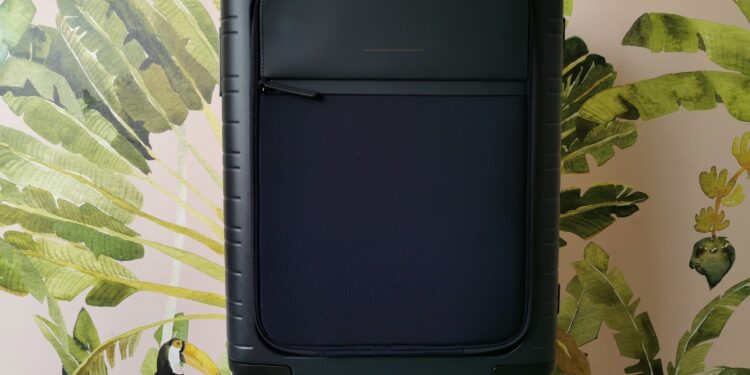 Horizn Studios M5 Cabin Luggage Review + Discount Code