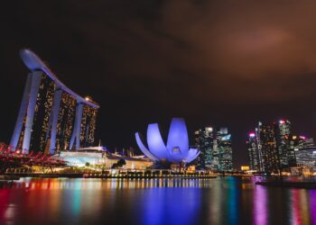 5 Amazing Dining Spots to Try in Singapore