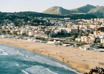 Discovering the World’s Best Accommodation: From Beachfront to Mountain Retreats