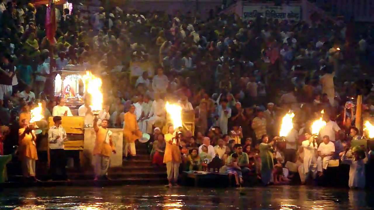 Ganga Aarti (Youtube.com)