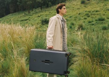 Level8 28″ Voyageur Luggage Review + Discount Code