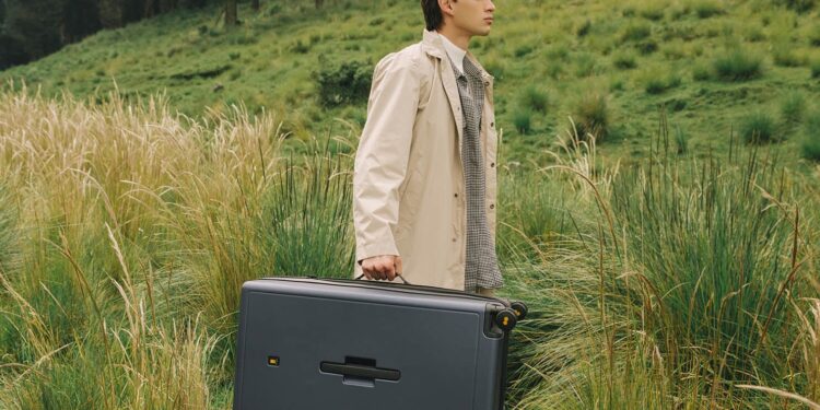 Level8 28″ Voyageur Luggage Review + Discount Code