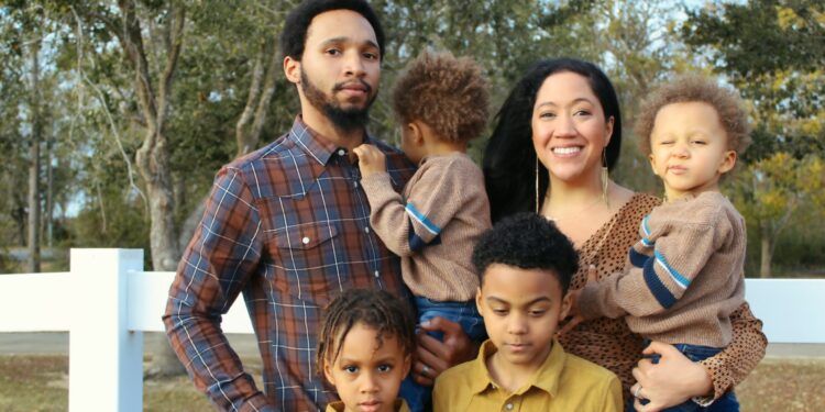 3 Main Travel Tips For Large Families