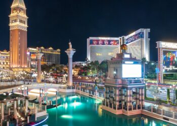 3 Tips to Have Unforgettable Weekend Getaways From Las Vegas This Fall