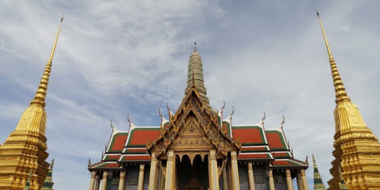 4 Famous Bangkok Temples You Should Visit