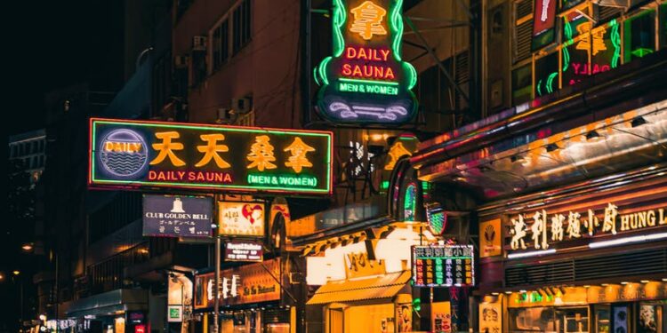 5 Best Shopping Streets in Hong Kong
