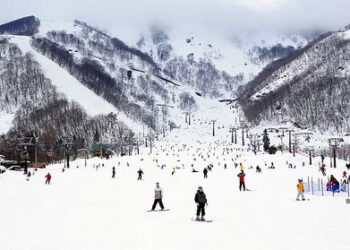 5 Best Skiing Resorts in Japan