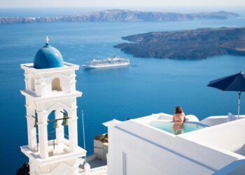 hello-lightbulb-295383-unsplash