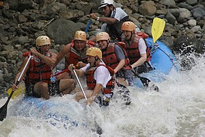 English: White Water Rafting close to Jaco Bea...