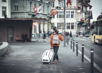 Are 4 Wheel Suitcases Better Than 2?