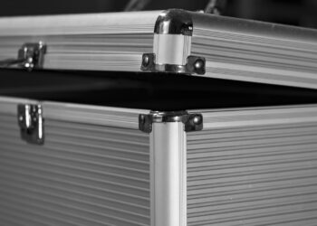Compare Best Aluminium Suitcases 2023 – Are They Worth It?