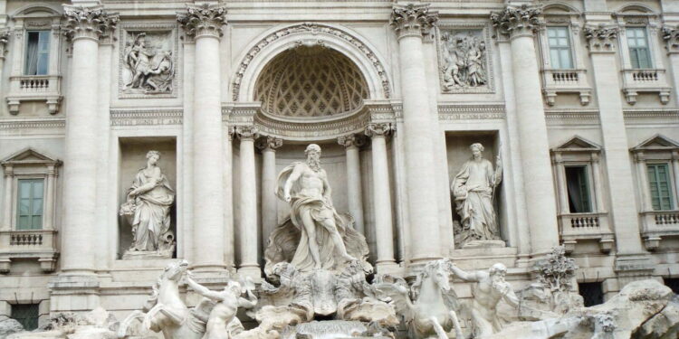 In Photos: Trevi Fountain History & Facts
