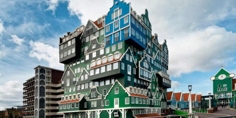 The First Ever Hotel Built Around the World – Infographic