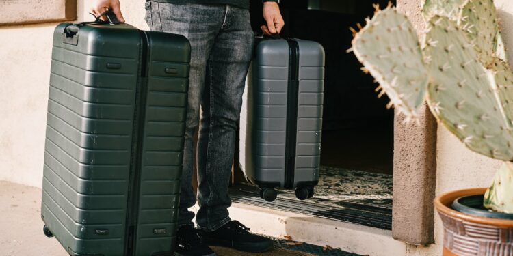 What Size Suitcase Do I Need For 2 Weeks