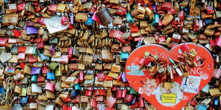 What To Write In A Valentine’s Card? 20 Love Lyrics