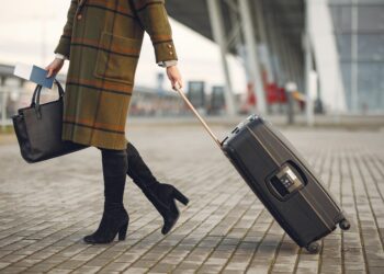 Which Is Better, Suitcase Or Duffel For Summer Travel?