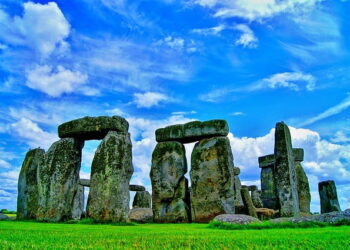 Why Stonehenge is Perfect for a Family Day Out