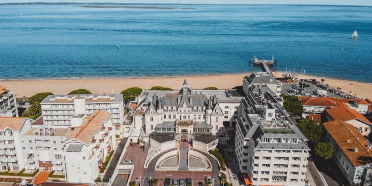 Why Travellers Enjoy Gambling on Holidays