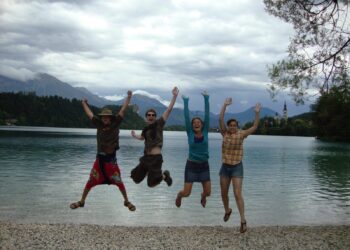 Top 5 Reasons To Volunteer Abroad