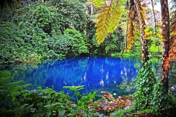 Nanda Blue Hole, Santo, Vanuatu