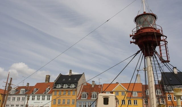 Boat-lookout-Nyhavn-Copenhagen-flag