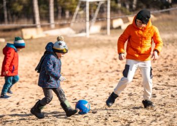 10 Exciting Outdoor Sports for Kids to Try in California